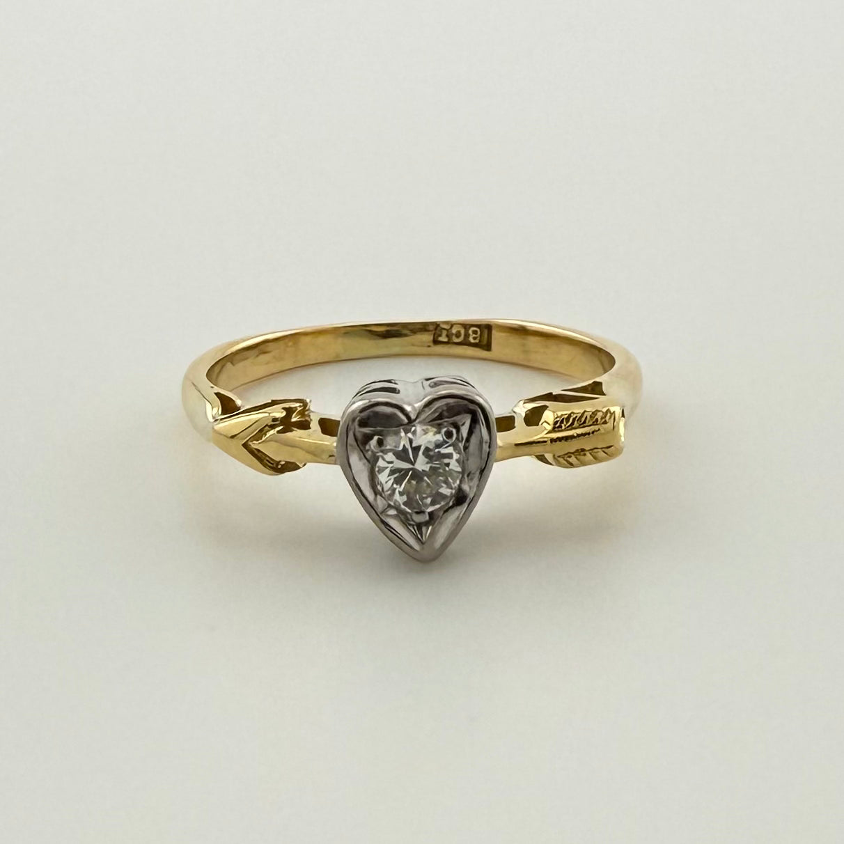 18ct Diamond Heart and Arrow ring - Size O