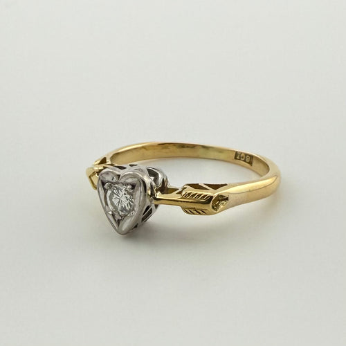 18ct Diamond Heart and Arrow ring - Size O