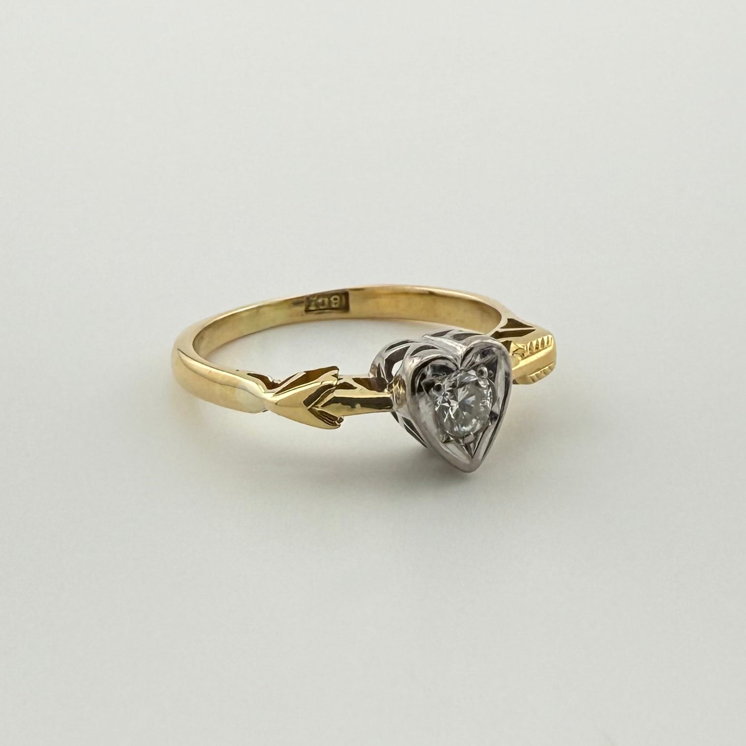 18ct Diamond Heart and Arrow ring - Size O