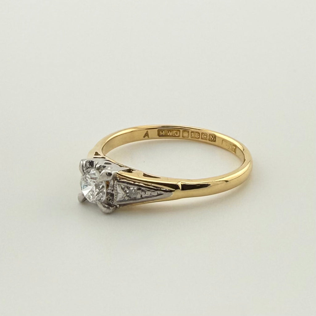 18ct Diamond Diamond Solitaire - Size N 1/2