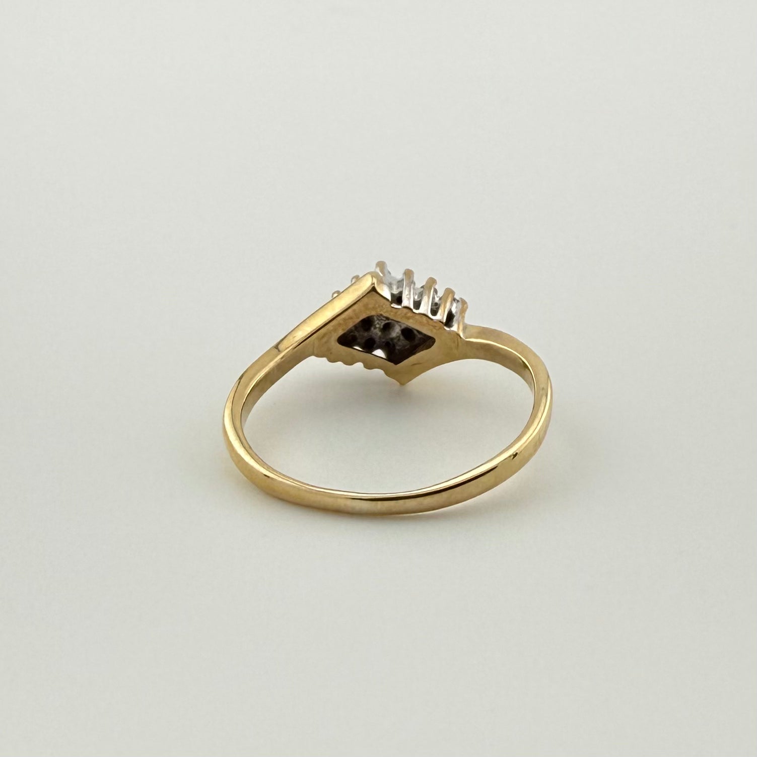 9ct Diamond Ring - Size I 1/2