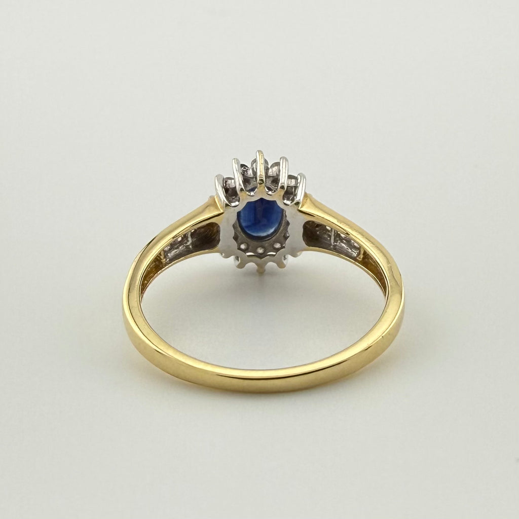 18ct Sapphire and Diamond Ring - Size R 1/2