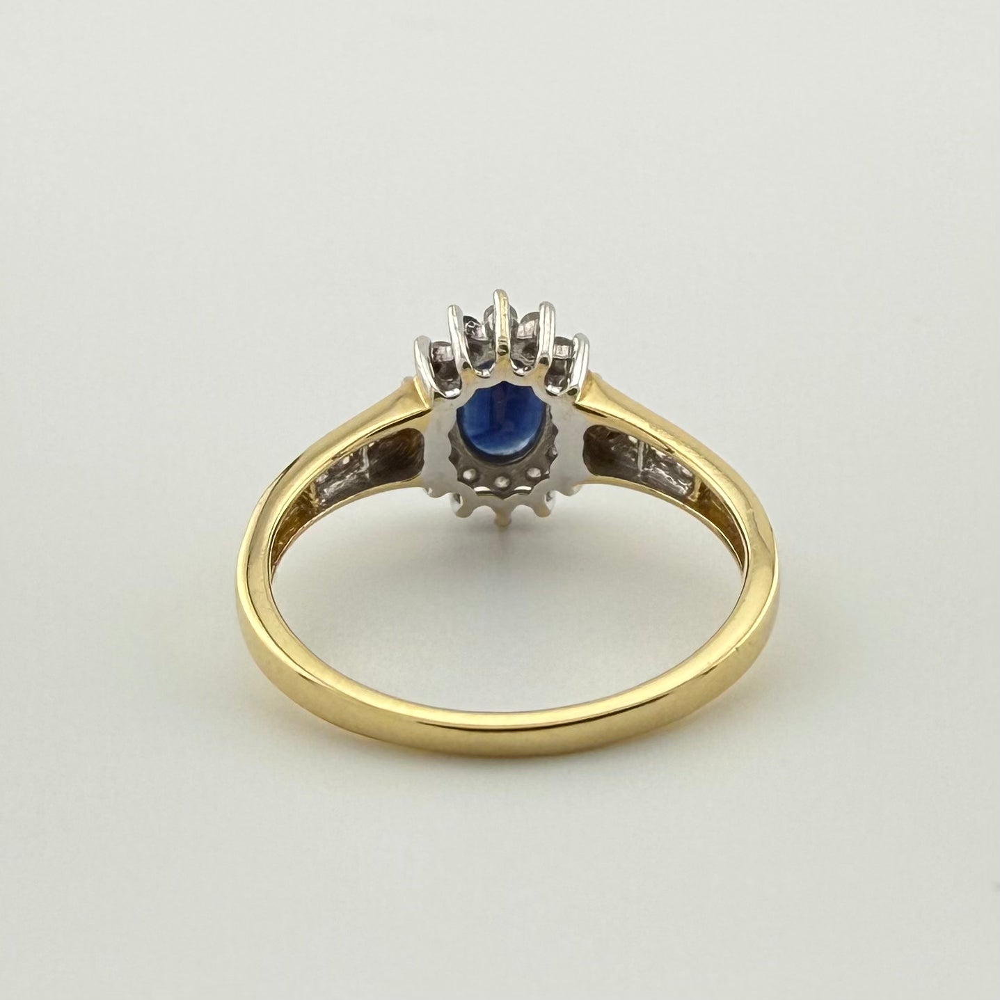 18ct Sapphire and Diamond Ring - Size R 1/2