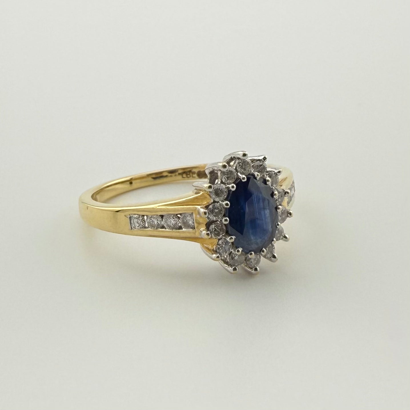 18ct Sapphire and Diamond Ring - Size R 1/2