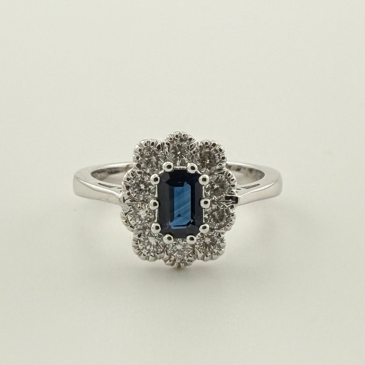 18ct White Gold Sapphire and Diamond Ring - Size M