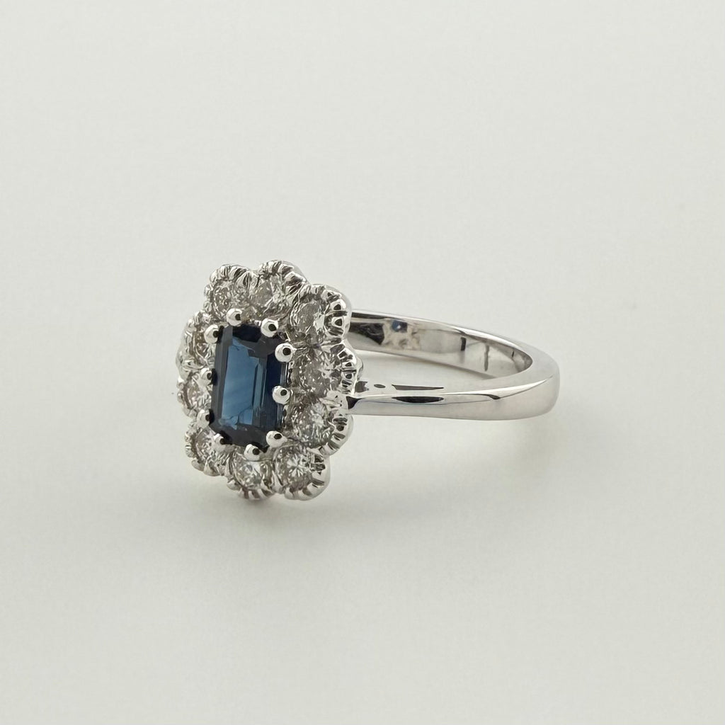 18ct White Gold Sapphire and Diamond Ring - Size M