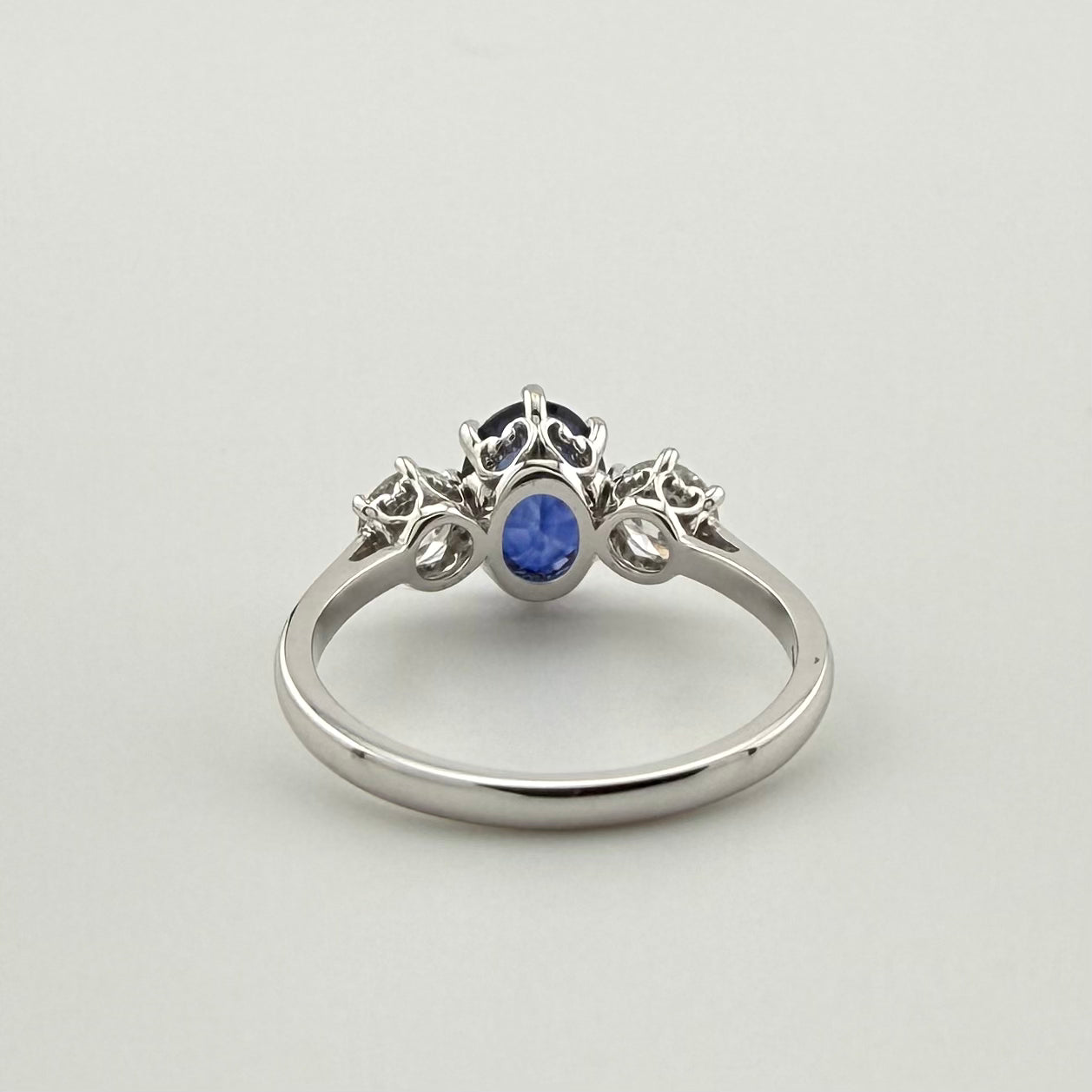 18ct Gold Natural Sapphire and Diamond Ring - Size M
