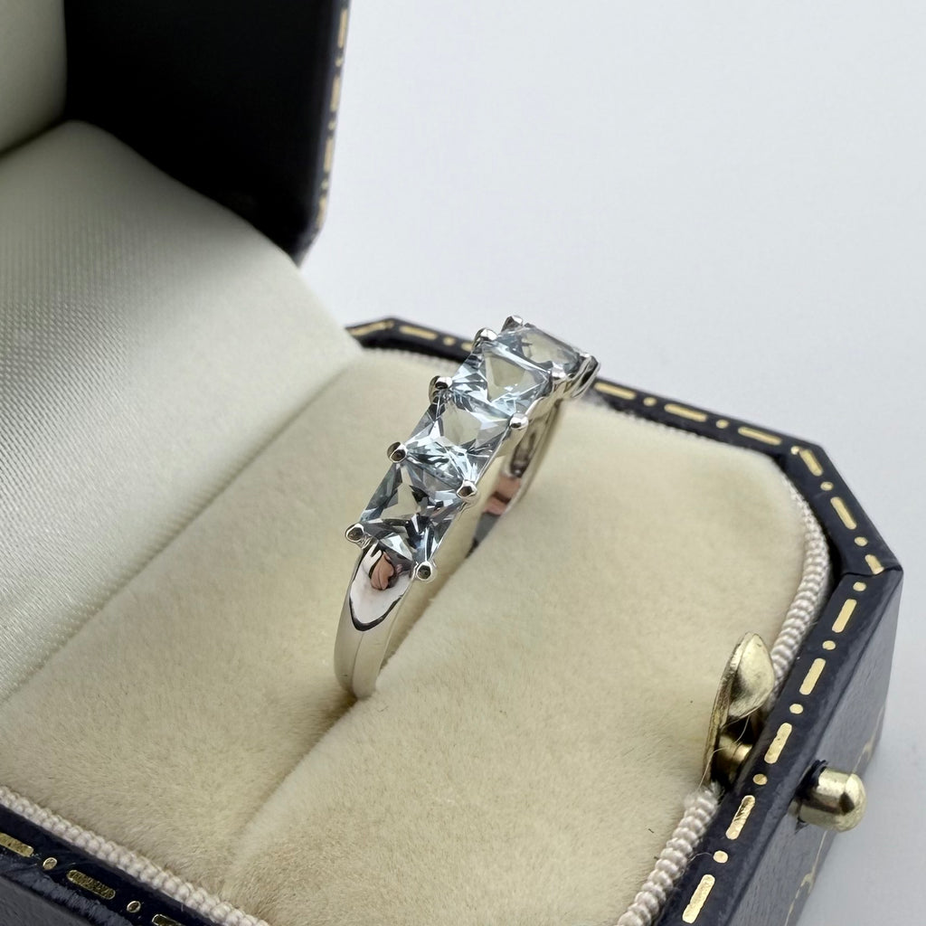9ct White Gold Five-Stone Aquamarine Ring - Size Q