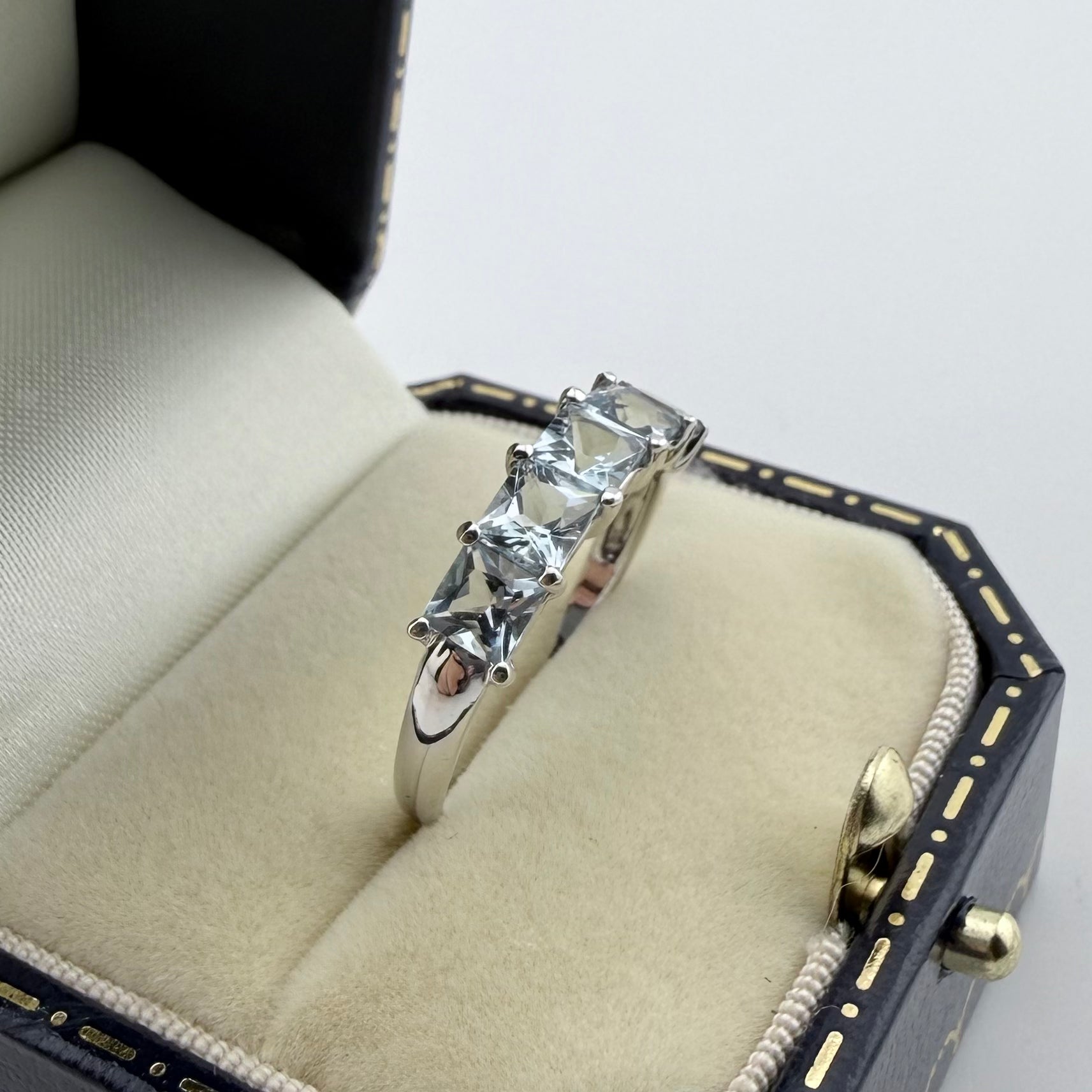 9ct White Gold Five-Stone Aquamarine Ring - Size Q