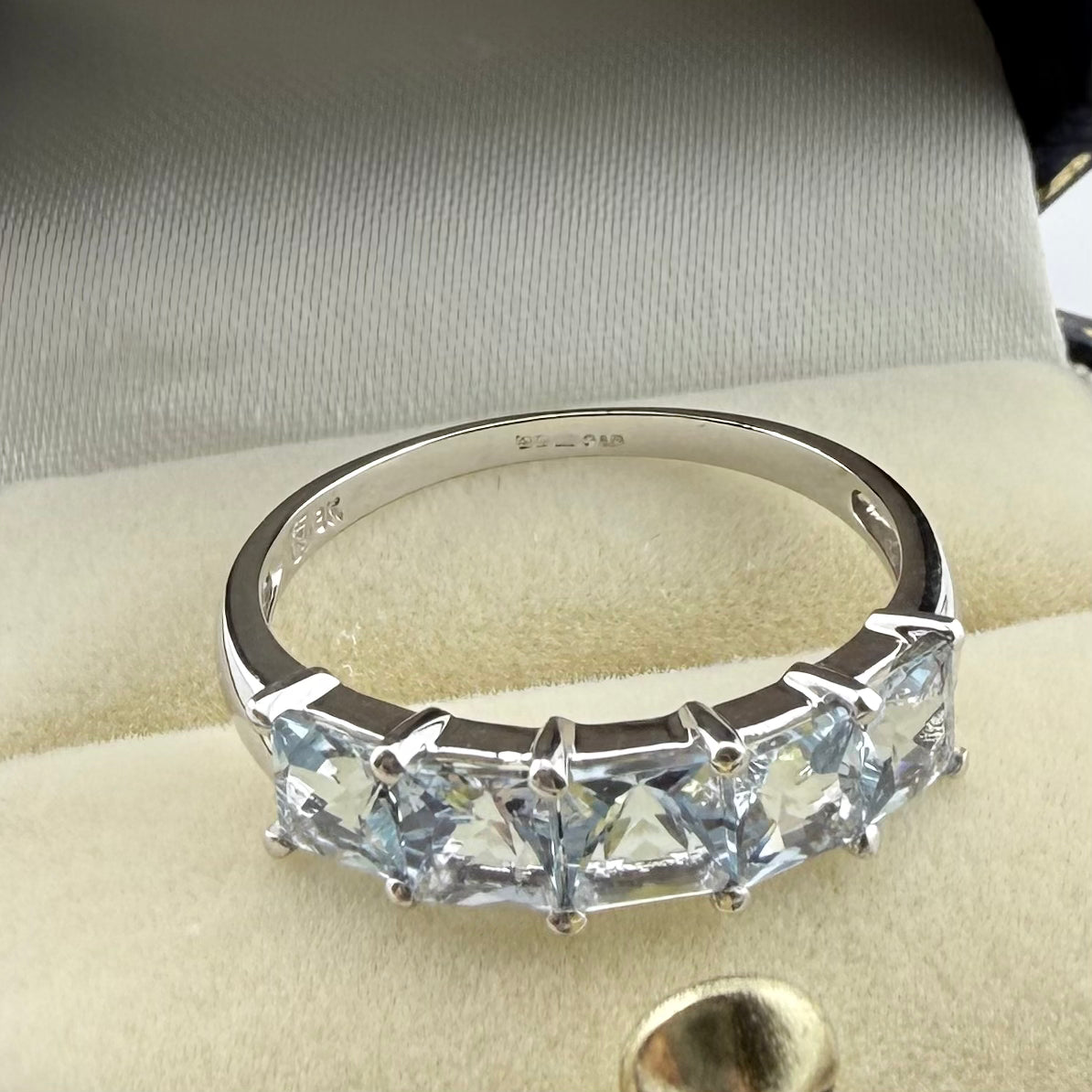 9ct White Gold Five-Stone Aquamarine Ring - Size Q