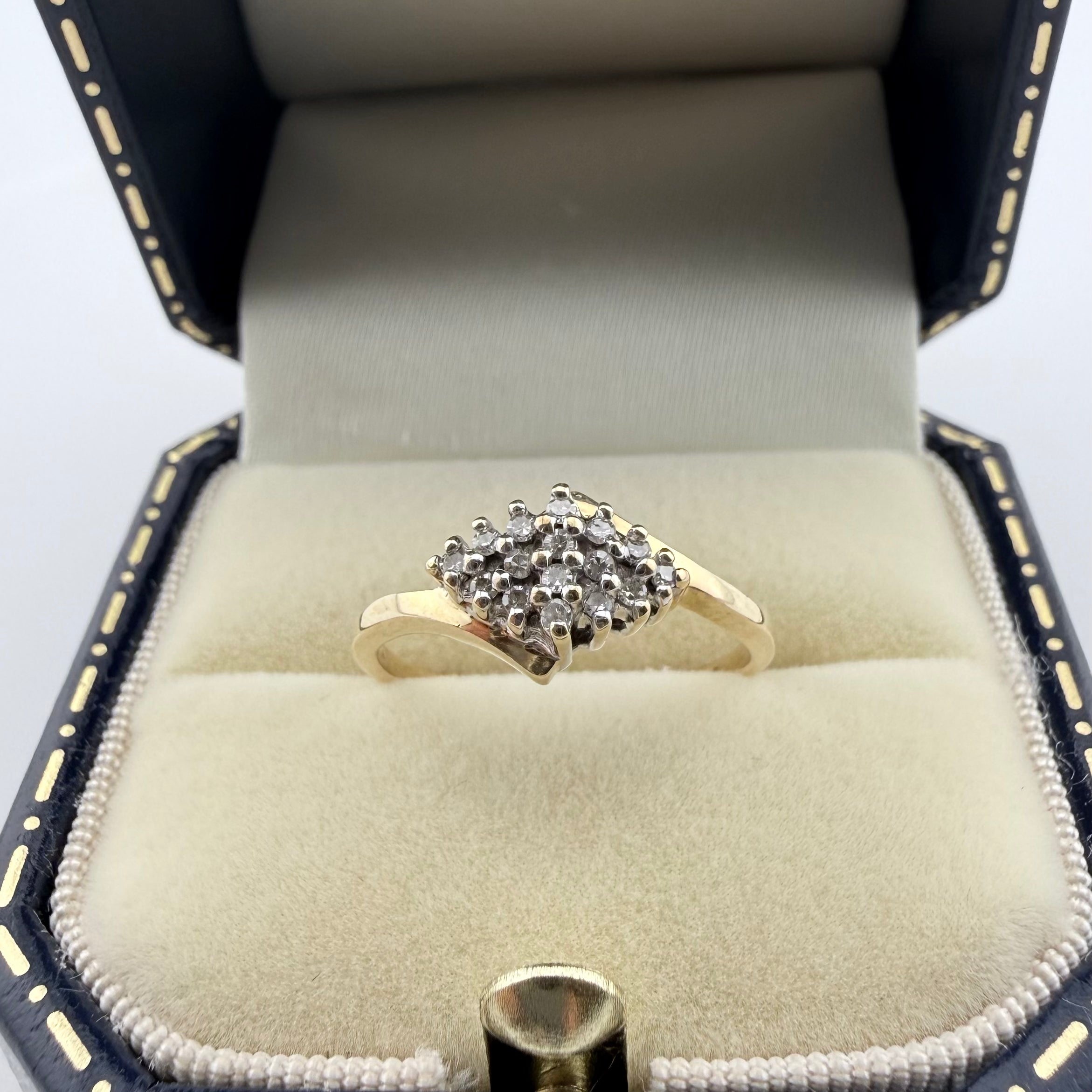9ct Diamond Ring - Size I 1/2