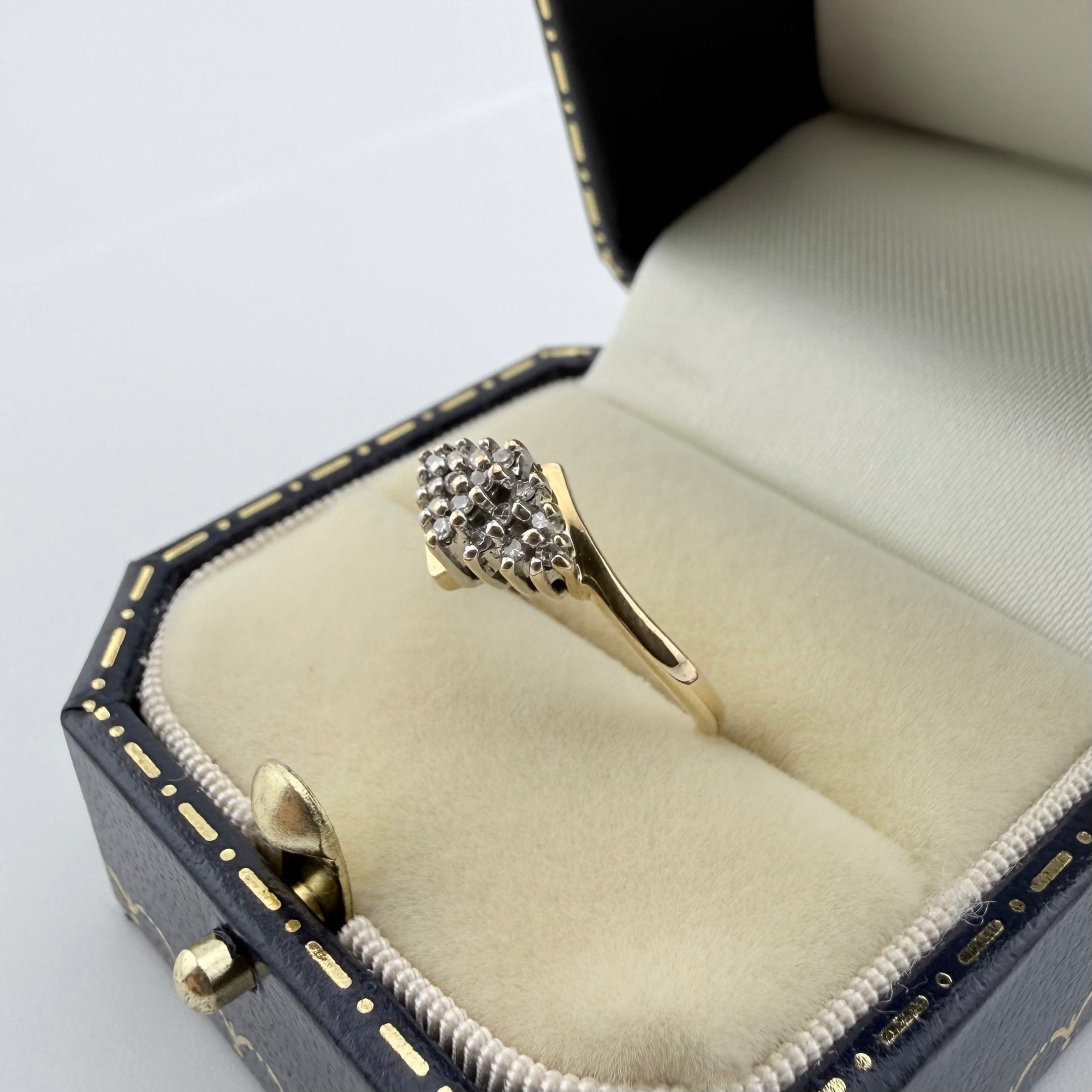 9ct Diamond Ring - Size I 1/2