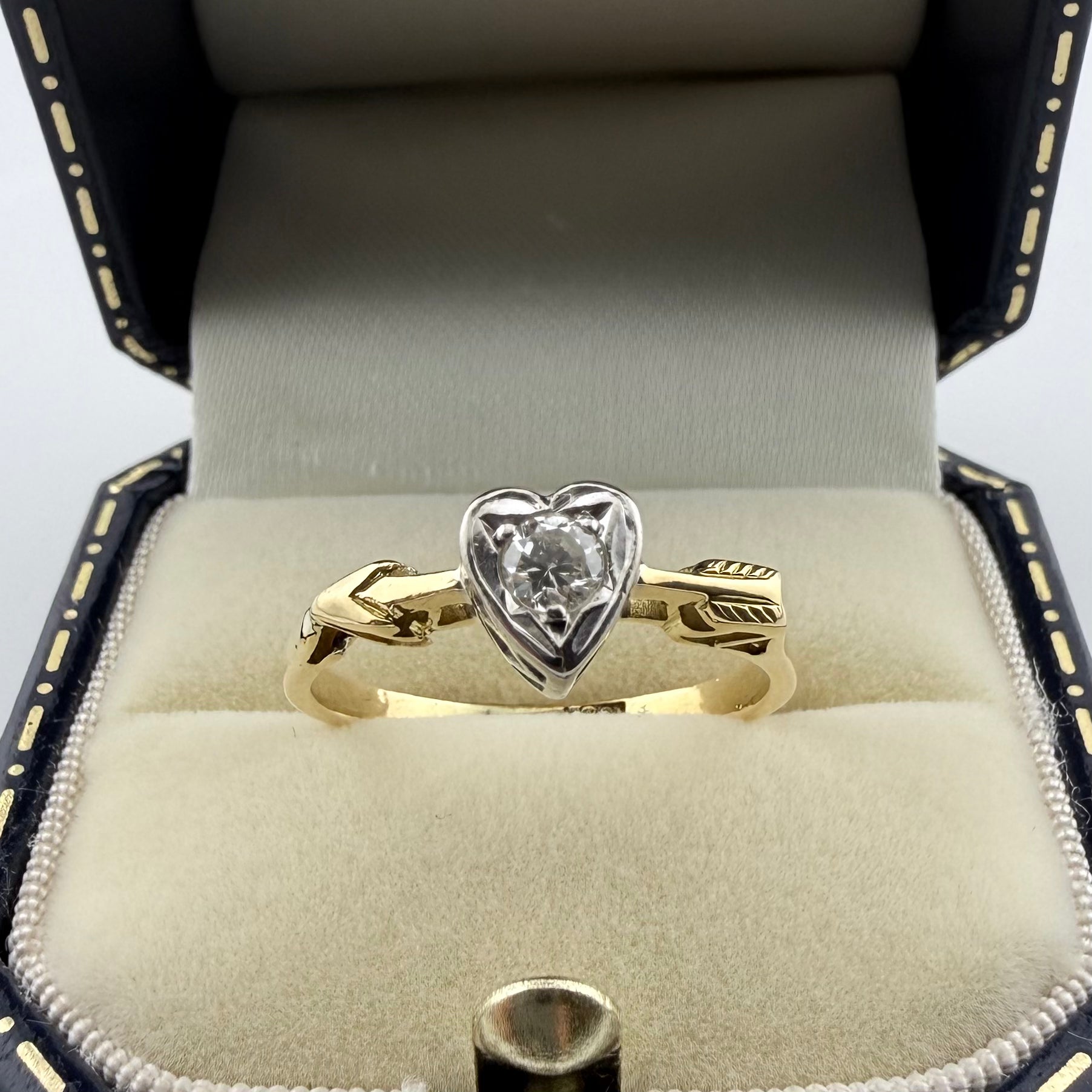 18ct Diamond Heart and Arrow ring - Size O