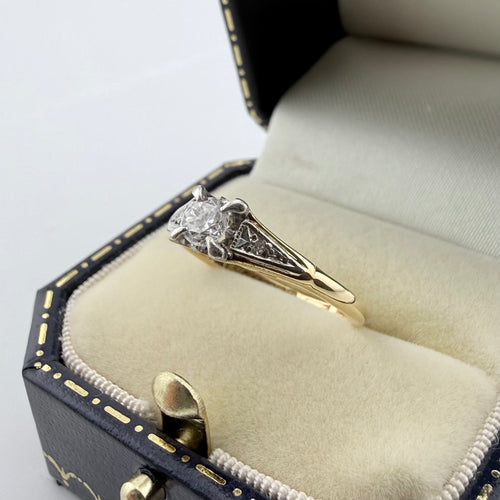 18ct Diamond Diamond Solitaire - Size N 1/2